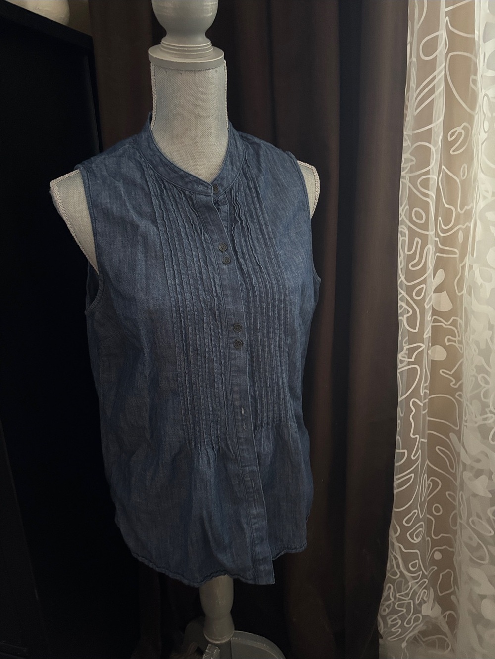 Jones New York Sleeveless Pintuck Button-Front Top - Denim Blue